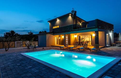 Modern villa with private pool - Foto 1