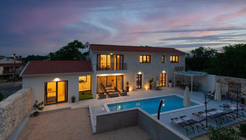 Designer Villa Simone - Modern & Heritage Style with Office - Foto 4