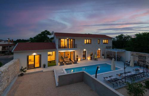 Designer Villa Simone - Modern & Heritage Style with Office - Foto 4