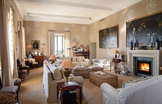 Large Beautiful Villa in Tuscan Hills of Chianti Stunning Gardens and Large Pool - Foto 8