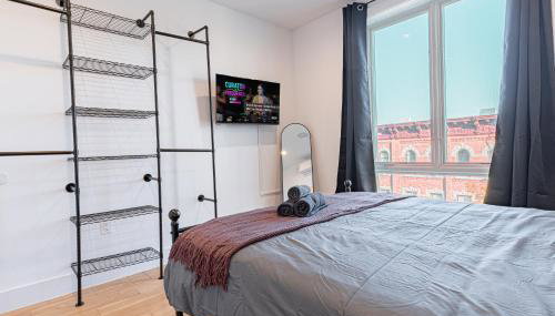 Industrial Style Brooklyn Retreat w Balcony - Foto 4, towels, storage