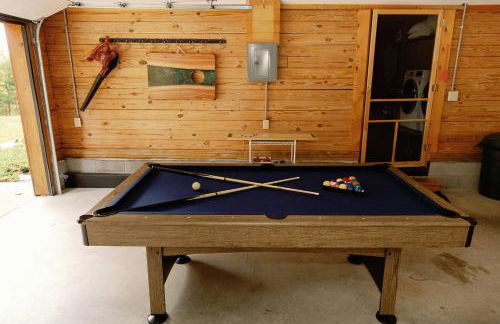 Arch Fun Cabin - Modern Cabin with Hot Tub, Games & Views - Foto 57