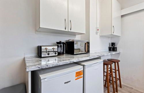 Cozy 1-Bedroom Apartment Steps from Bullring & Victoria Square - Foto 14