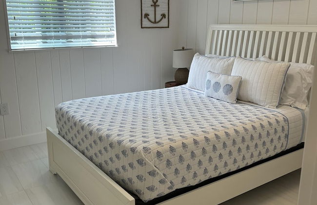 Beautiful Updated Stilted Home Makes For A Super Getaway. 3 Bedroom Home by RedAwning - Foto 9