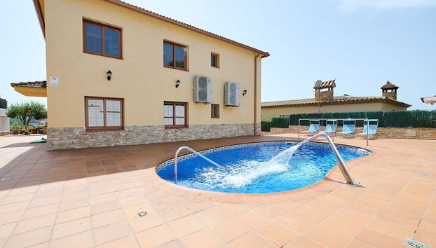 Marina in Blanes With 6 Bedrooms and 4 Bathrooms - Photo 2, Chambre