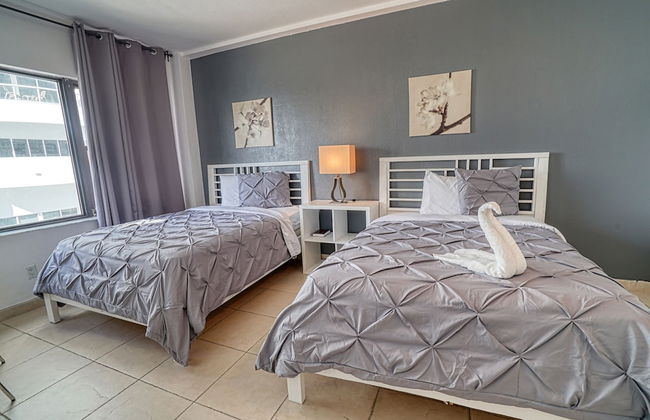 Deluxe Studios and Apartments at the Casablanca - Photo 75