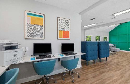 New Seasonal Comfort near USC and Riverwalk Trails - Foto 40