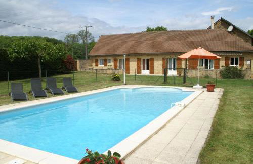 Holiday home with pool, enclosed garden - Foto 1