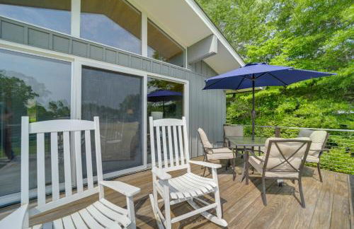 Centrally Located Brevard Home with Deck and Fire Pit! - Foto 25