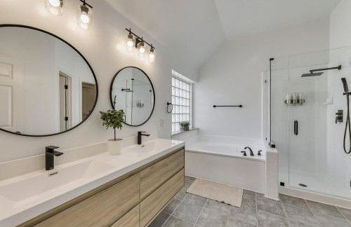 Elite 4BR 2BA Holiday Home with Hot Tub, Pool, and BBQ - Foto 22