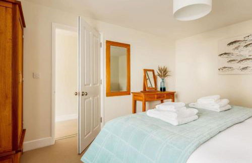 Cove Lodge - Photo 4