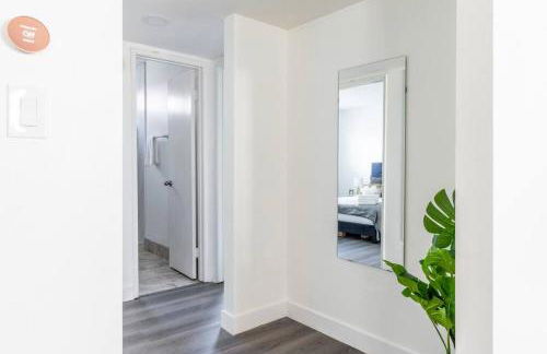 City Retreat Minutes to DT - Foto 9