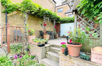 Amazing Location - City of London- 2 Bedroom Stunning Canal View House With Private Garden,Parking & Balcony - Foto 80
