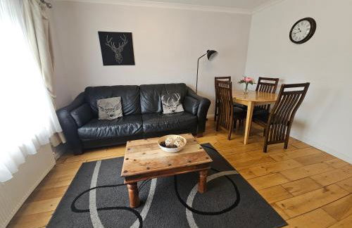 2 Bedrooms - 3 Beds - Free Parking - 168 - Foto 1