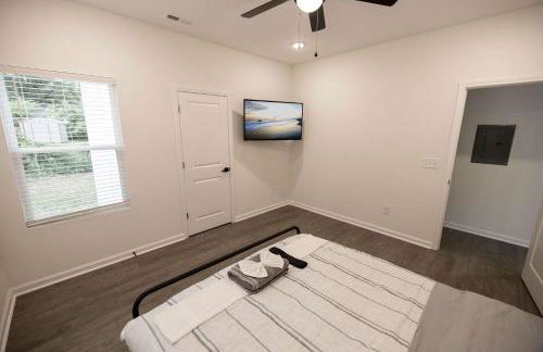 4 Min to Downtown - 10 Min to Elon - Washer and Dryer - Foto 13