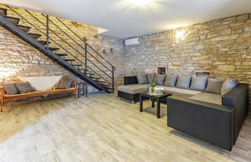 Gorgeous Home In Peruski With Wifi - Foto 2