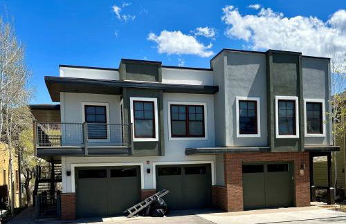 Riverfront condo with balcony, king bed STR#267 - Photo 22