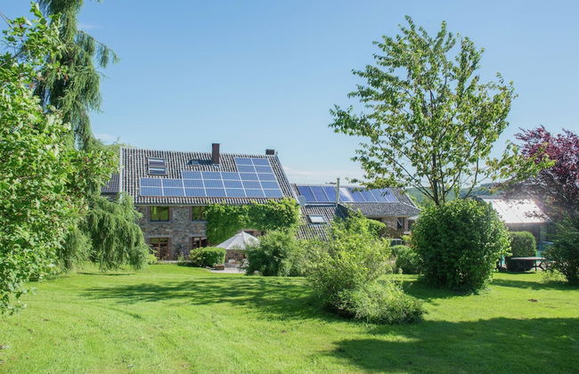 Desnie Farmhouse With Pool - Photo 34