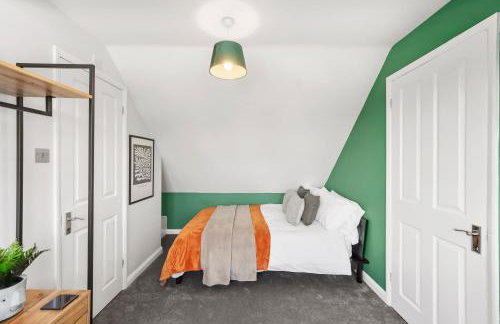 Grab a Deal Today! Massive Home For Contractors & Parking for 4 - Foto 45