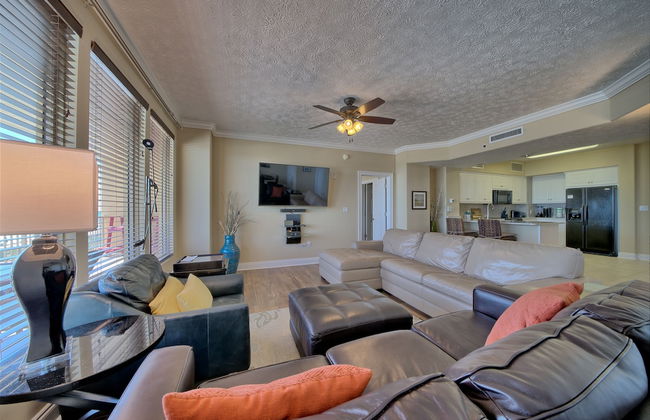 Astonishing Oceanfront Condo with Oversized Balcony to Enjoy Amazing Gulf View - Unit 0204 by RedAwning - Foto 25