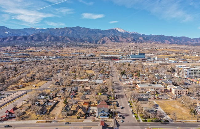 1BR Downtown Urbanitydining, Drink, Cafes & Escape - Photo 24