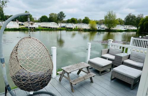 Exquisite Lake lodge in Hoburne Holiday Resort - Valentino Rose Lodge - Foto 75