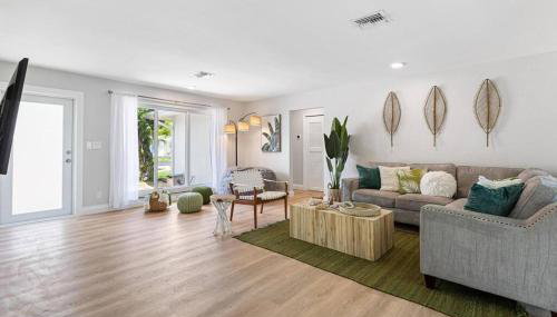 Cozy home at Lighthouse Point with Pool 1 - Photo 3