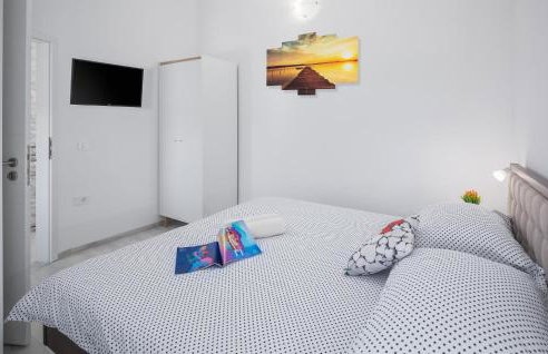 2 Bedroom Cozy Home In Visnjan - Photo 22