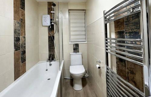 Fabulous Fiery Flat w body shower - Tylorstown - Foto 9