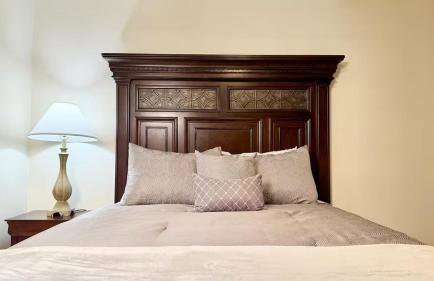 Iconic 2BR Bungalow, Short Walk to SJSU, with Parking - Foto 20