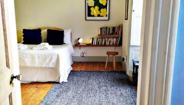 The Shire House - Photo 5