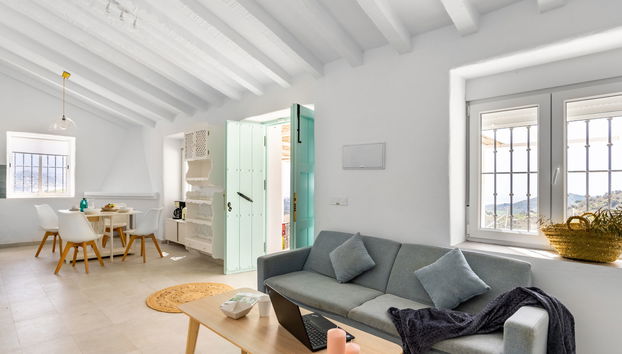 Las Vistas - Photo 4, Living Room