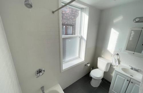 Park Hamilton House 3B Top Floor Apt Mins to NYC - Foto 15