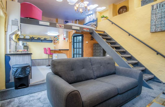 Clouds - 1 Bedroom Holiday Home - Milford Haven - Photo 14