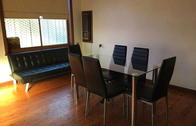 Spacious 3 Bedroom Terrace in Newtown - Photo 8