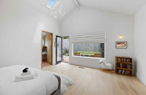 New Listing Hillside Villa by Colby & Conrad - Foto 15