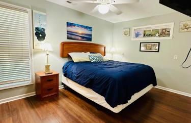 Family Cottage 1 mile to Carolina Beach - Foto 6