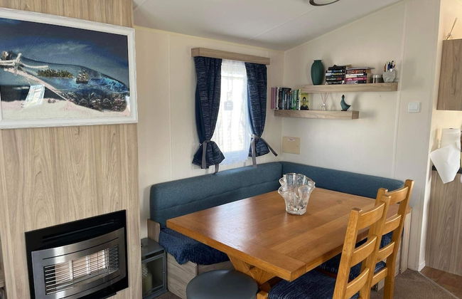 Budget 3 Bedroom Caravan With Decking at Heacham - Photo 14