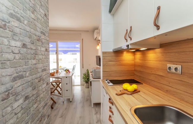 Apartment in Salou with swimming pool and terrace - Photo 9