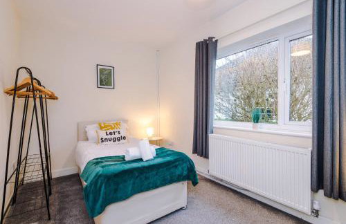 3BR Home Sleeps 6 Perfect for Short and Long Term Stays - Foto 33