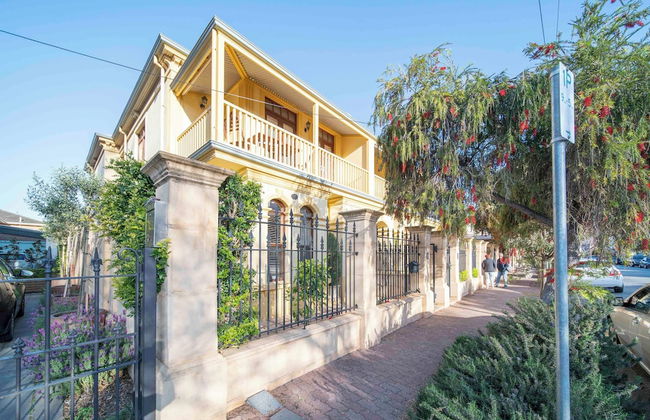 Cozy Home with fireplace 5mins to beach - Foto 1