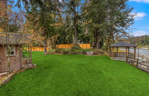 Riverfront Retreat Hot Tub Sauna Yard Gazebo and VIEWS - Foto 41