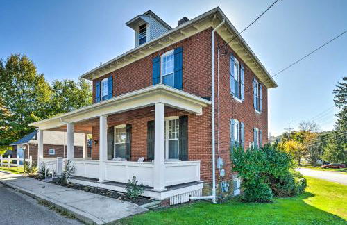 Walk to Parks and Dining Spacious Ligonier Home! - Foto 1