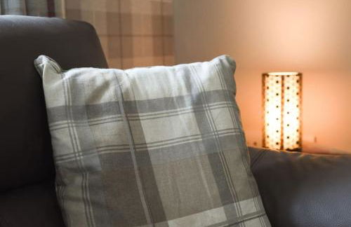 Air Maison - Large Family Home with Pool Table - Photo 32