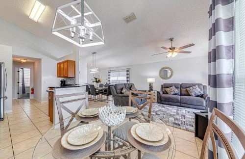 #463-Fabulous 4 bed villa with south facing private pool and spa overlooking water - Foto 41