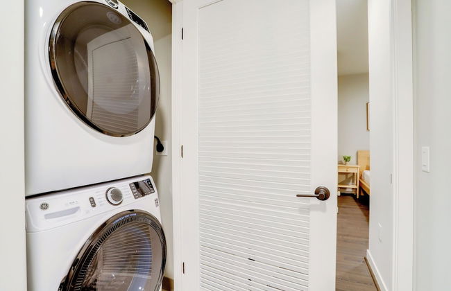 Bright Apartment with Great Amenities - Foto 27