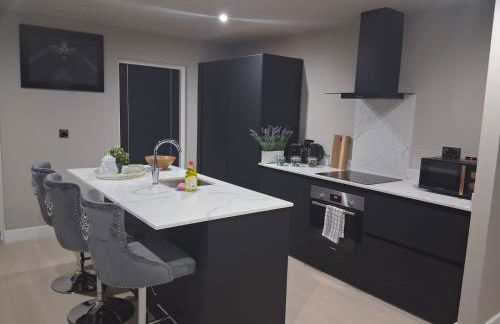 3 Bed Penthouse, 2Free Parking Spaces Close to BHX NEC - Foto 7