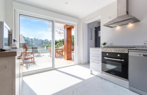 3 Bedroom Stunning Home In Mezquitilla - Photo 33