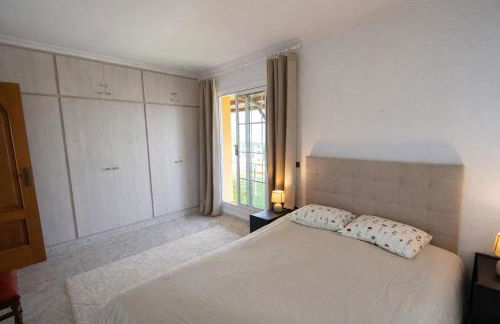 2 Private Abodes in One Magnificent Villa! - Foto 13