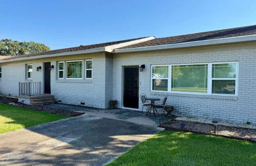 Serene Bayou Retreat - Spacious Family Home - Foto 26